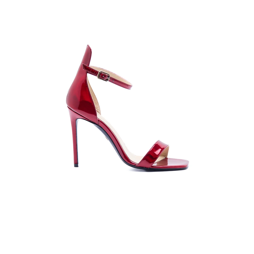 Sandalo rosso specchio con cinturino