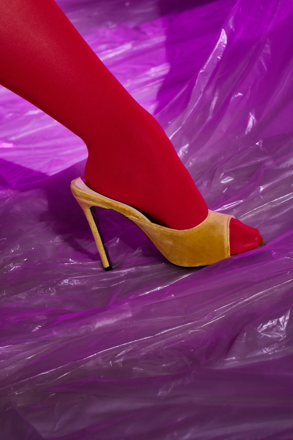 Sandalo velluto ocra